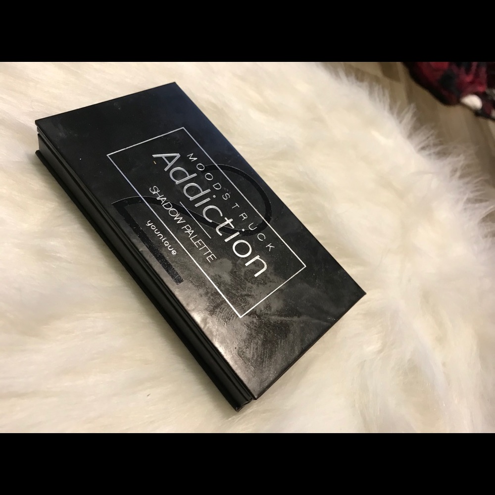 Younique eyeshadow pallet 2